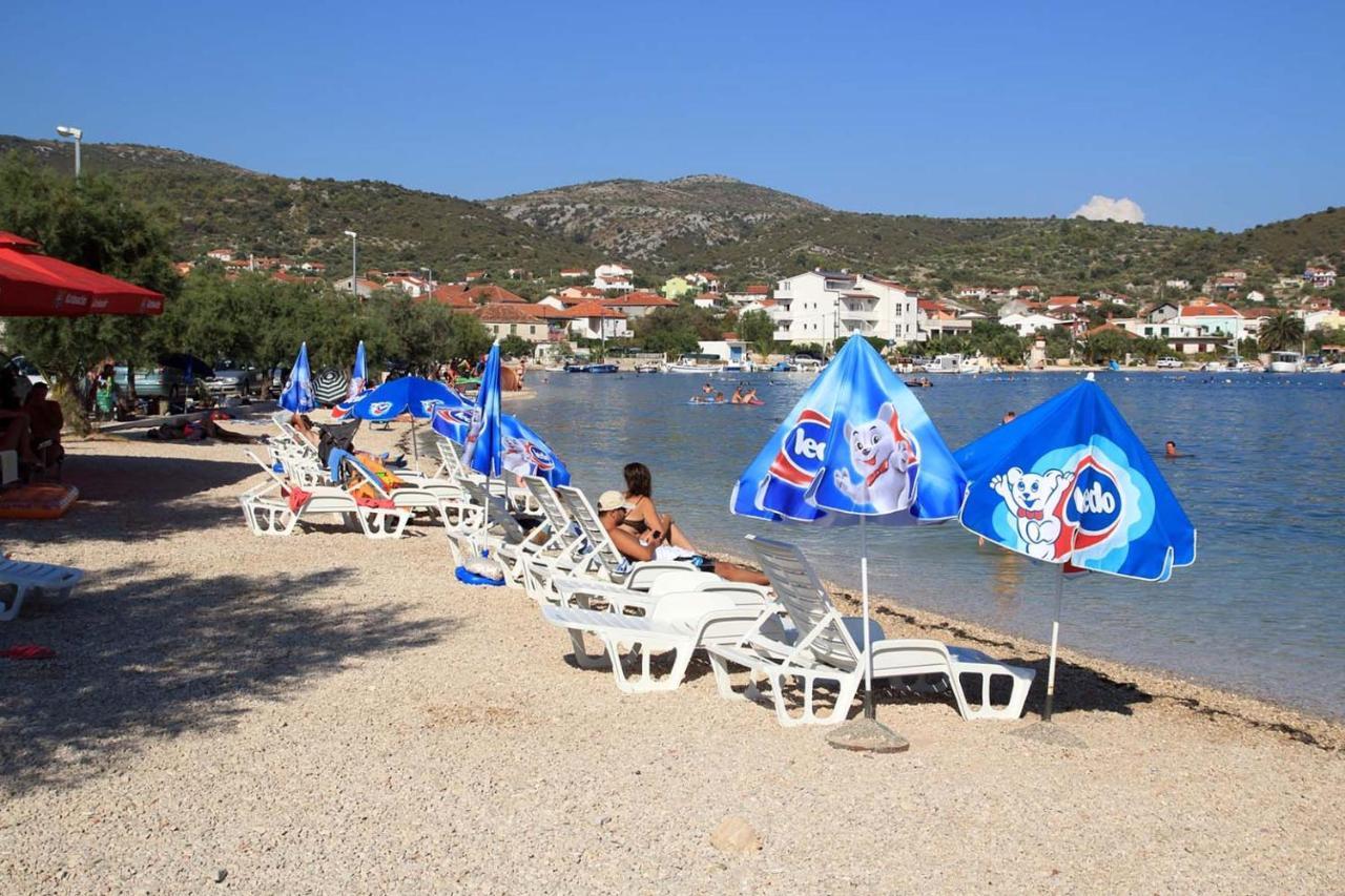 Apartments By The Sea Vinisce, Trogir - 5229 Bagian luar foto