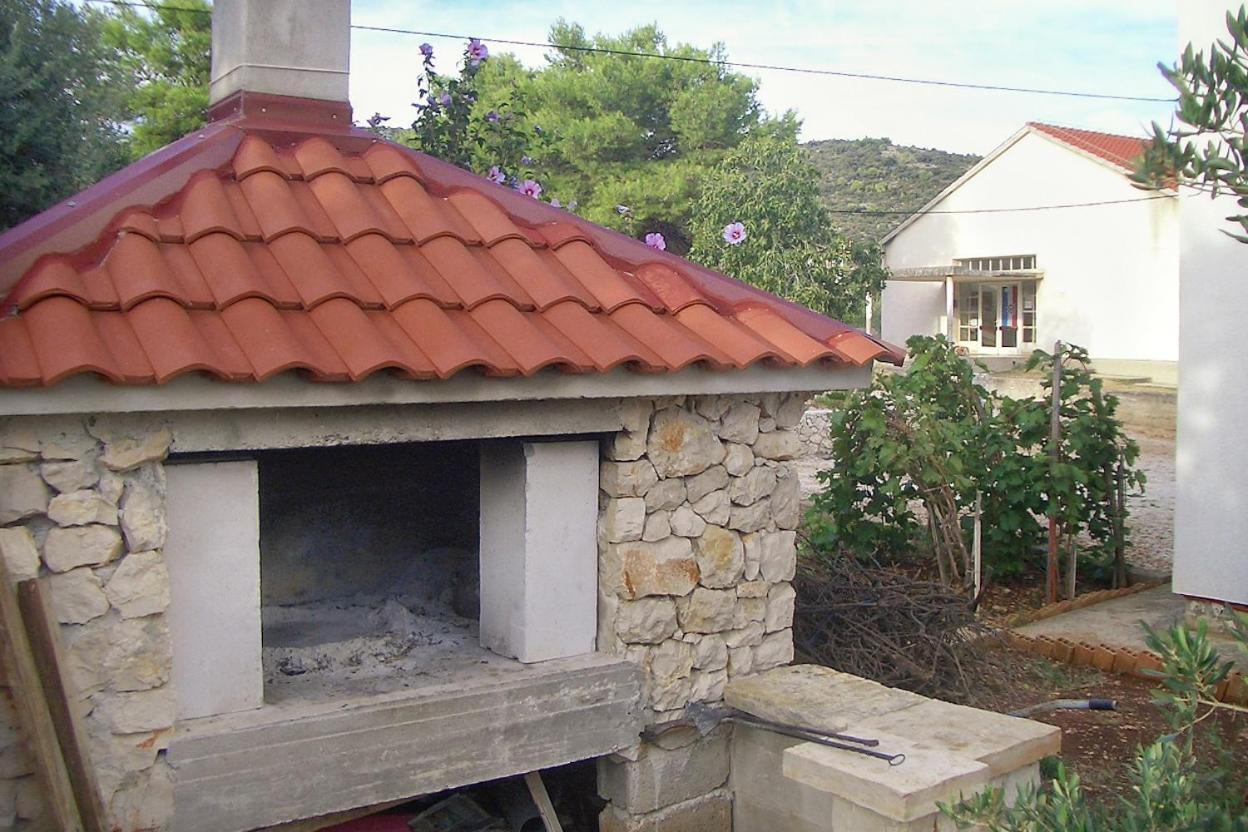 Apartments By The Sea Vinisce, Trogir - 5229 Bagian luar foto