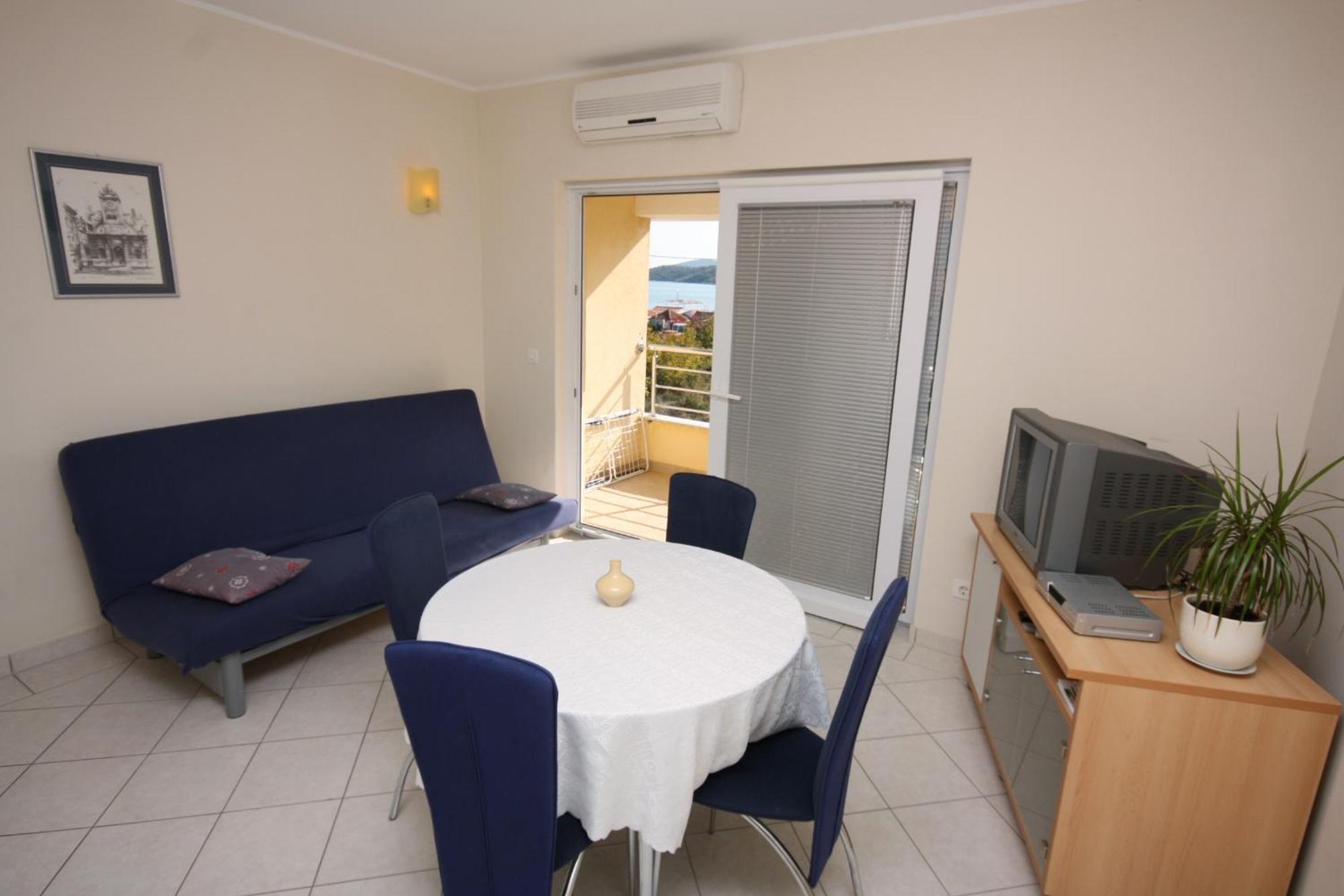Apartments By The Sea Vinisce, Trogir - 5229 Ruang foto